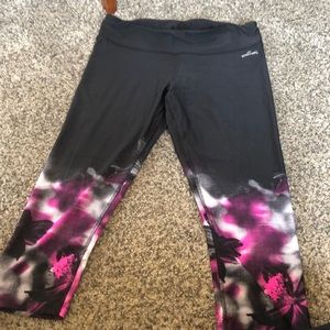 Spalding athletic capris